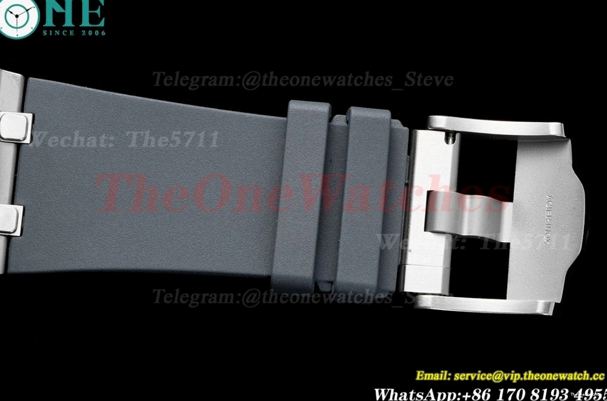 Oak 15720 A4308 Grey APF Stk Offshore Diver Royal SS RU 42mm 0224